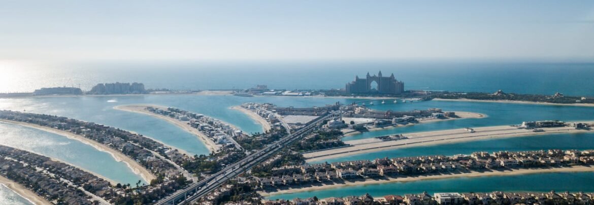 Stunning aerial view of Palm Jumeirah, an iconic artificial archipelago in Dubai, UAE.